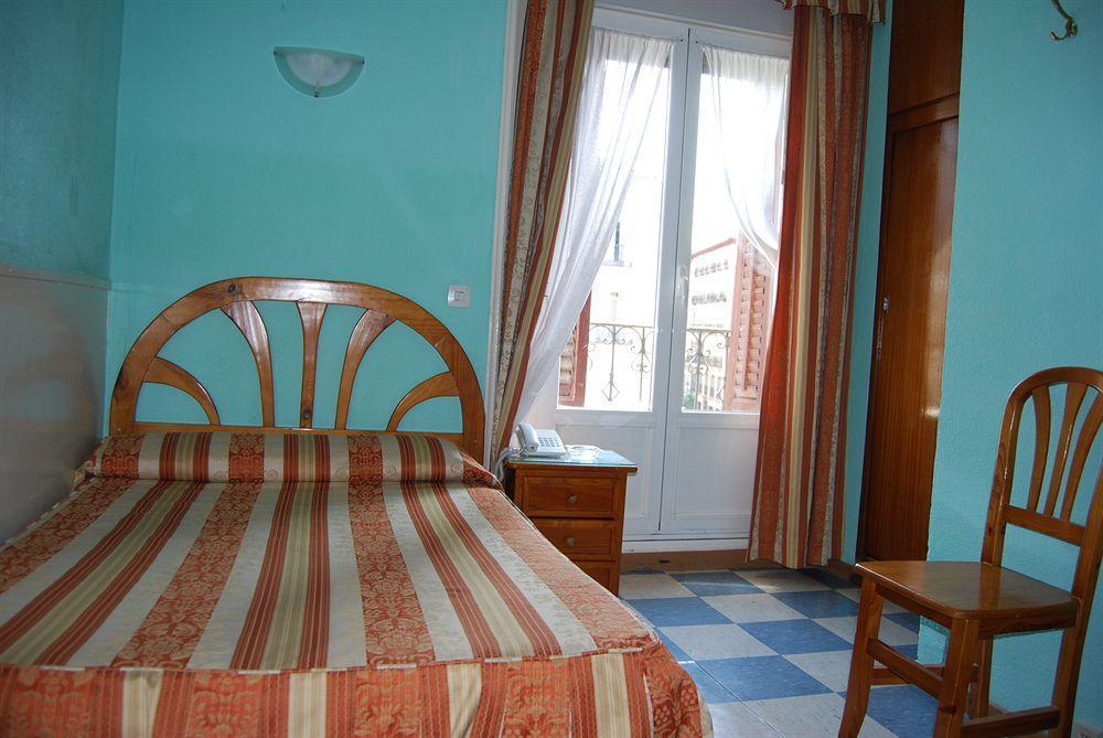 Hostal La Perla Asturiana Madrid Eksteriør billede