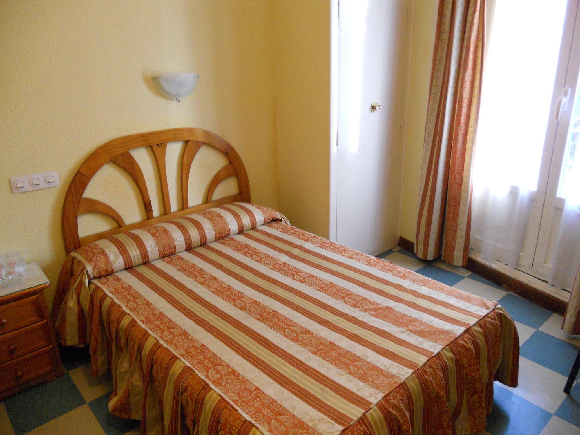 Hostal La Perla Asturiana Madrid Eksteriør billede