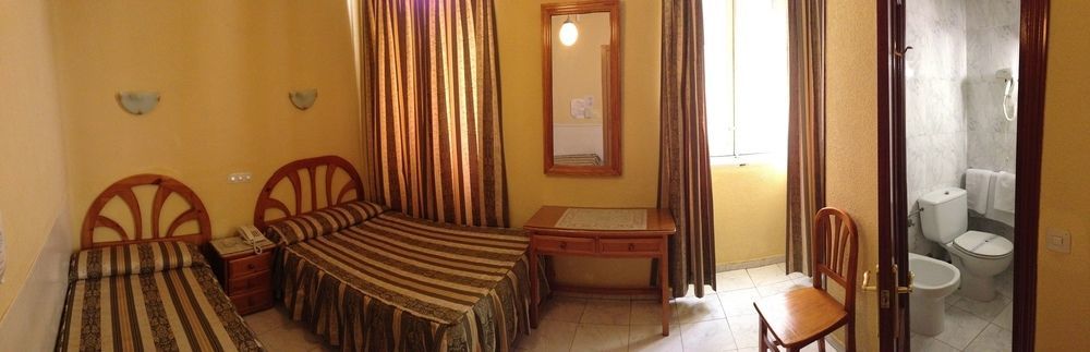 Hostal La Perla Asturiana Madrid Eksteriør billede