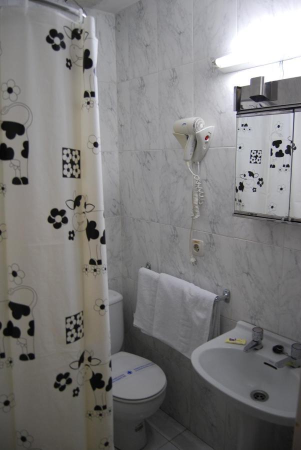 Hostal La Perla Asturiana Madrid Eksteriør billede